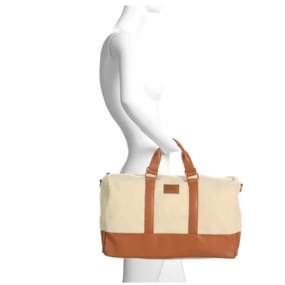 TOMS Duffel Bag - Great for weekend getaway! - Picture 2 of 6